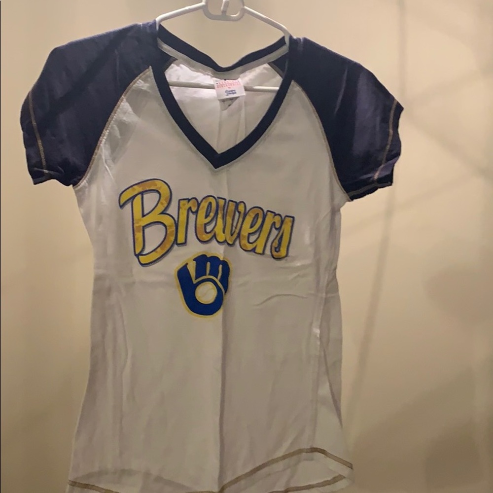 Ladies Milwaukee Brewers vneck